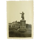 Eastern front- Lenin monument 